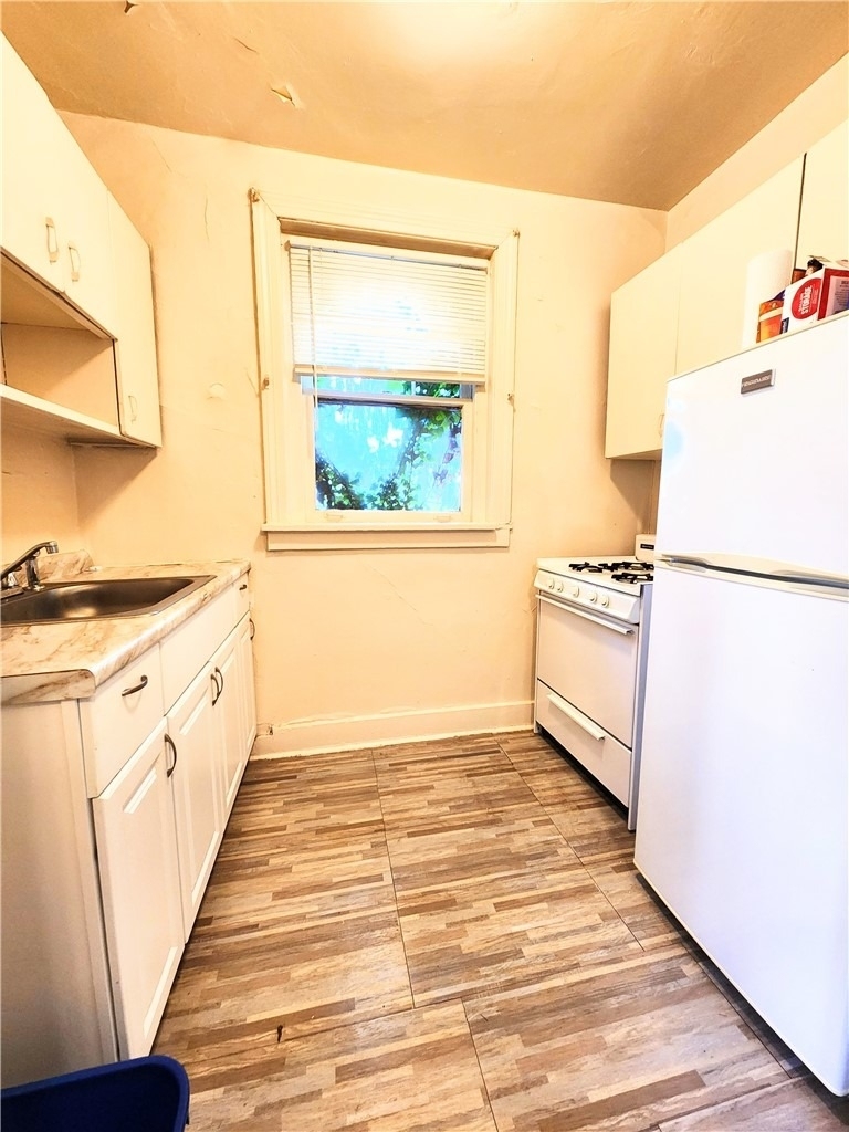 5649 Phillips Ave - Photo 5