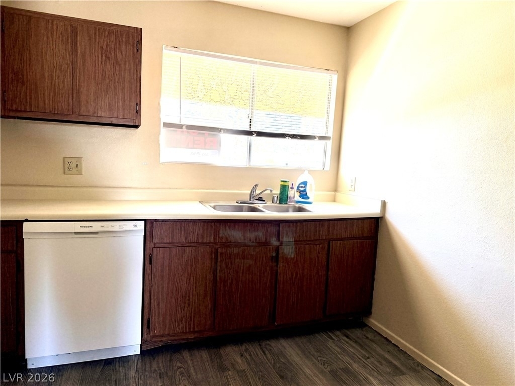1303 Darlene Way - Photo 2