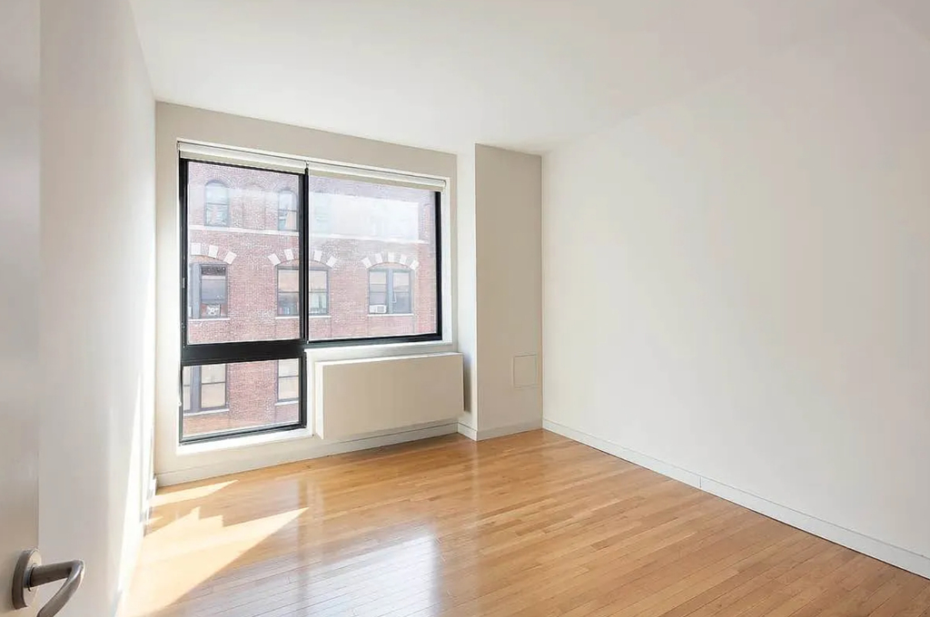 537 West 27th Street - Photo 2