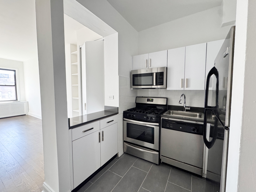 235 West 22nd Street - Photo 0