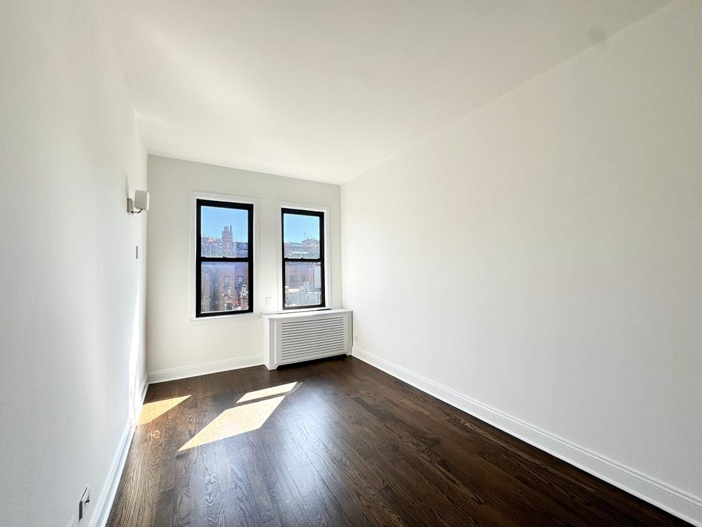 235 West 22nd Street - Photo 1