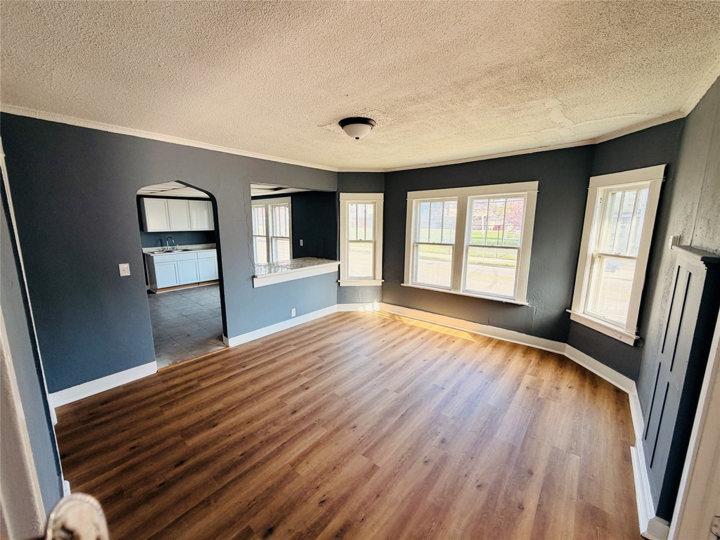 528 Chenango Street - Photo 4