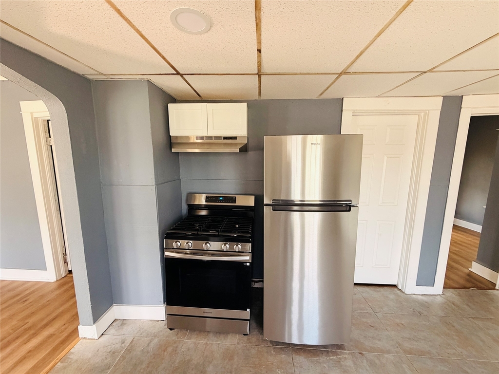 528 Chenango Street - Photo 2
