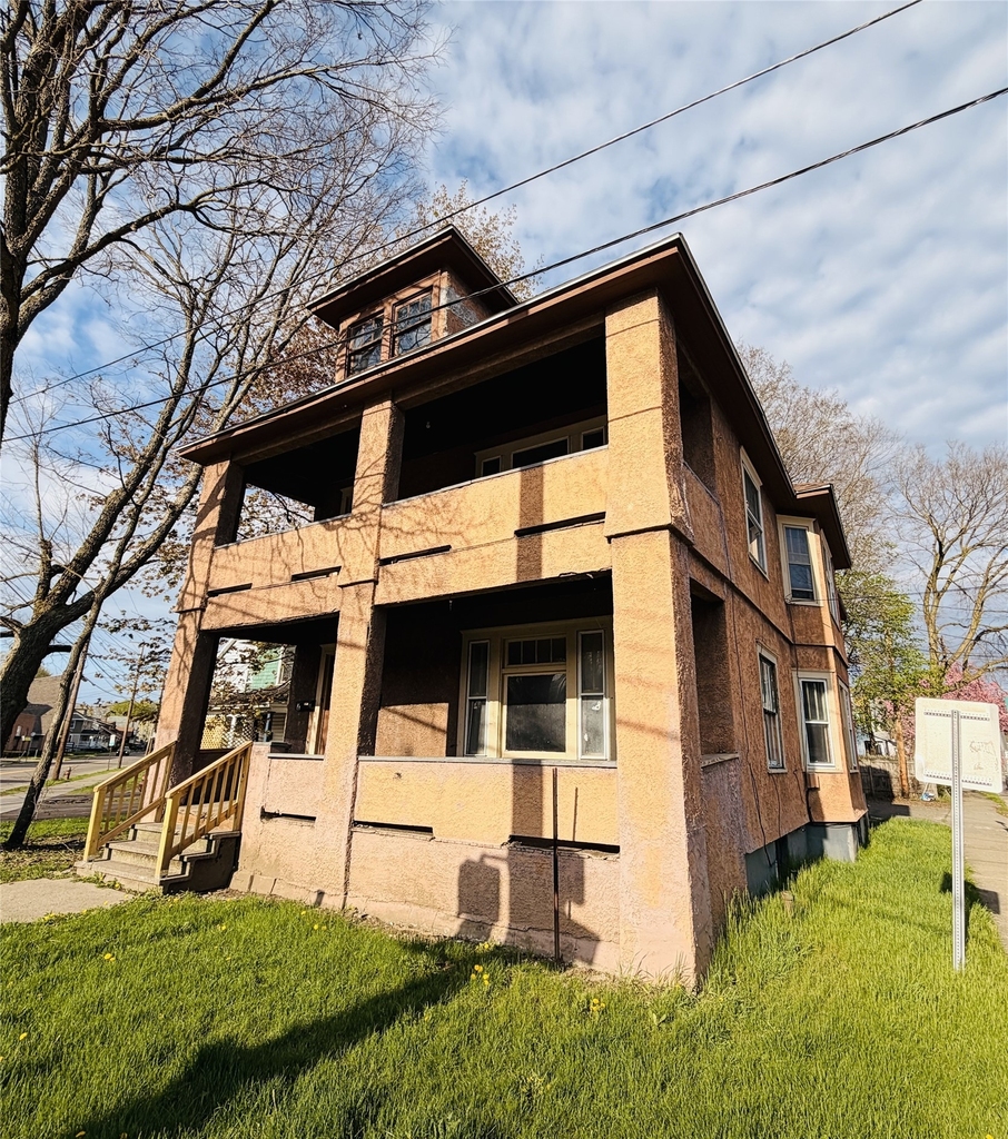 528 Chenango Street - Photo 0