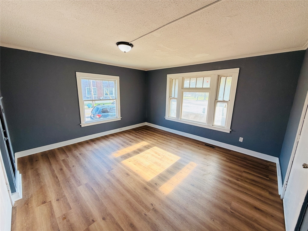 528 Chenango Street - Photo 5
