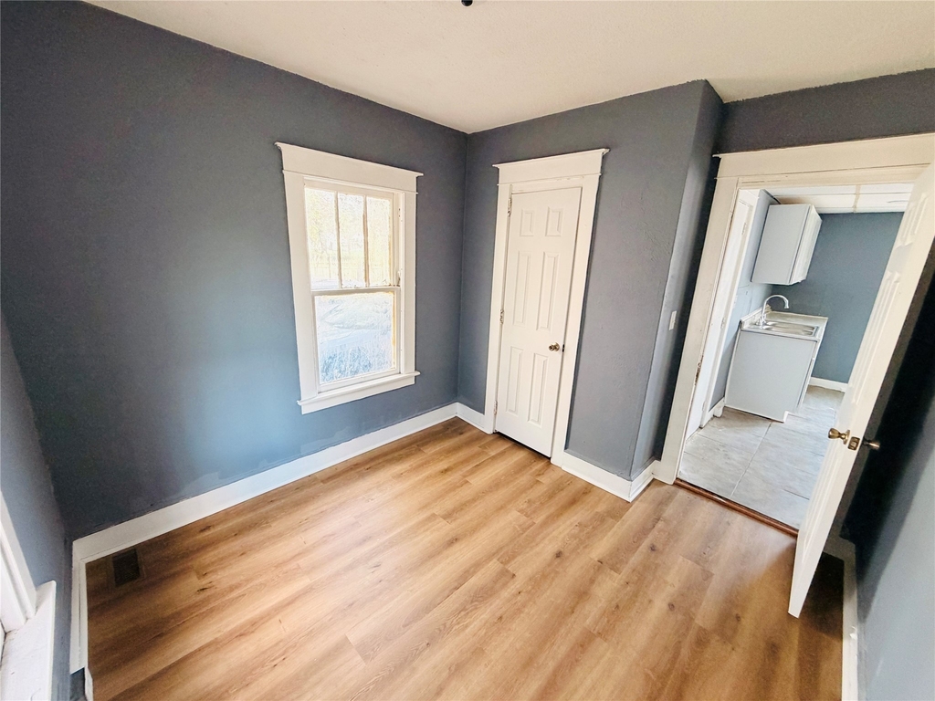 528 Chenango Street - Photo 6