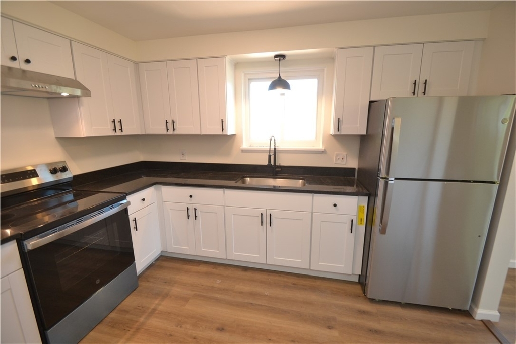 405 Garfield Avenue - Photo 2