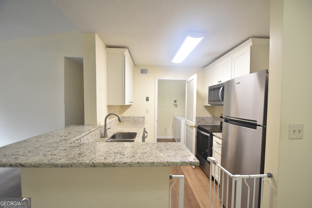 310 Granville Court - Photo 8