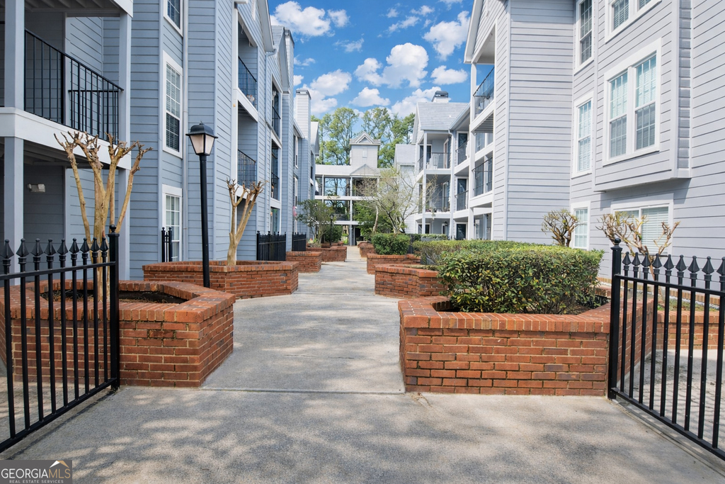 310 Granville Court - Photo 0