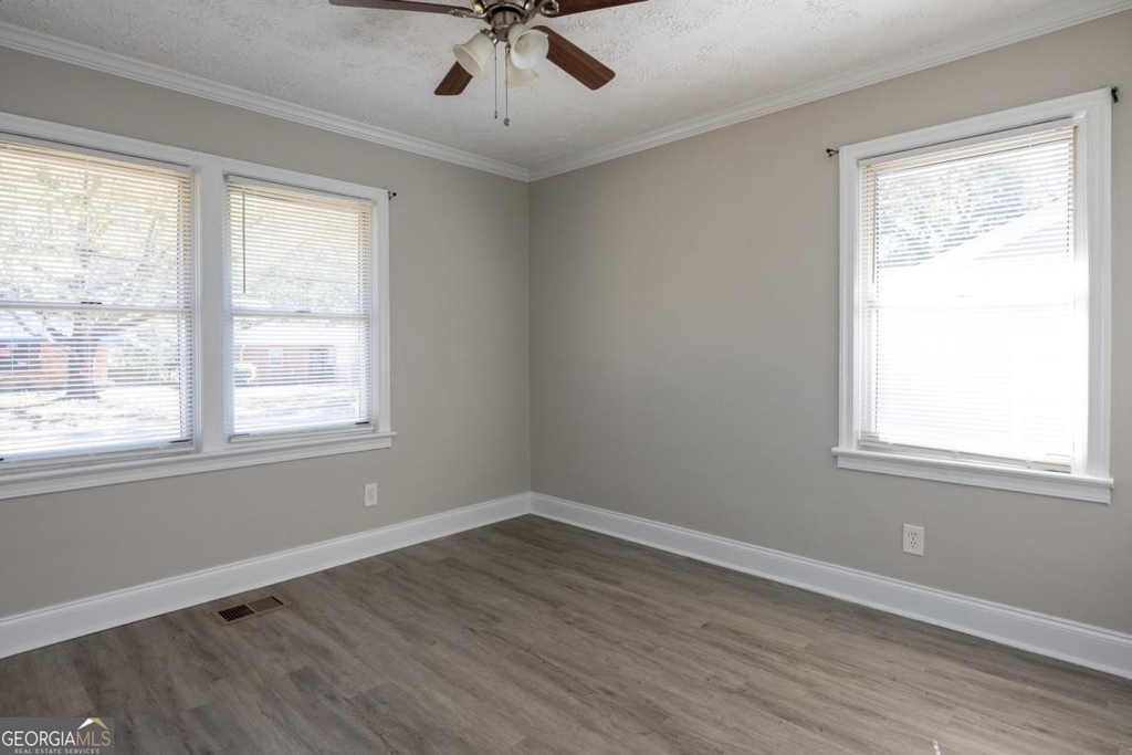 2153 Burroughs Avenue Se - Photo 10