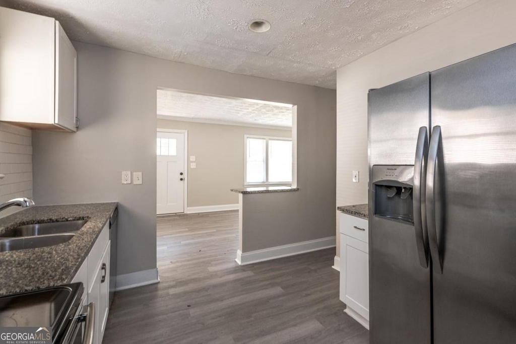 2153 Burroughs Avenue Se - Photo 8