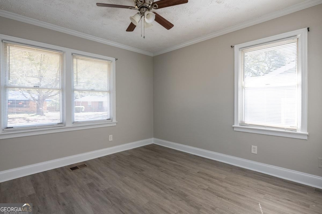 2153 Burroughs Avenue Se - Photo 11