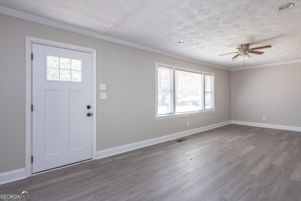 2153 Burroughs Avenue Se - Photo 4