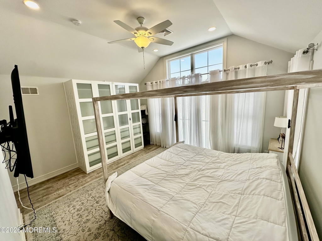 235 Sherman Avenue - Photo 11