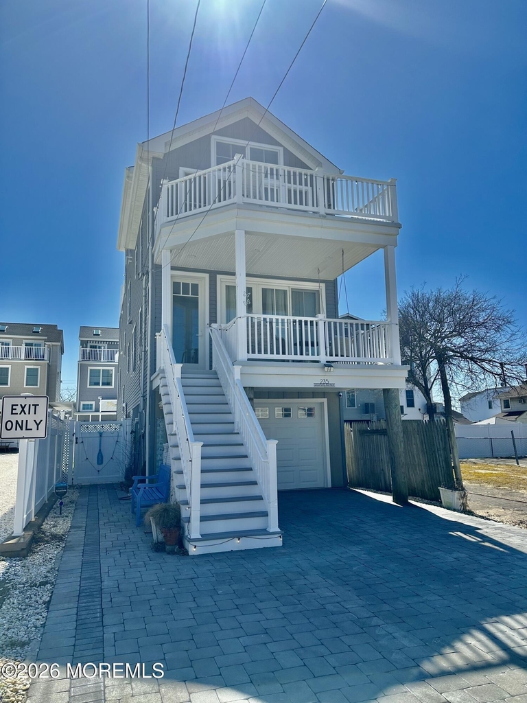 235 Sherman Avenue - Photo 0