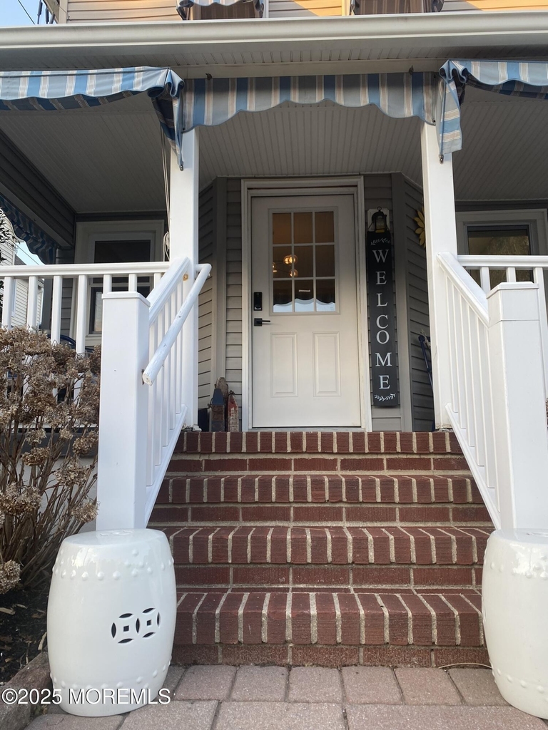 408 Park Place Avenue - Photo 1