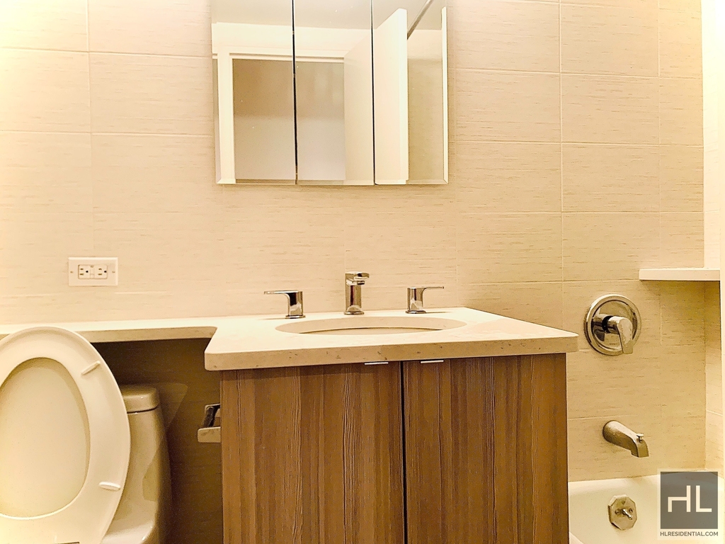West 246th Street - Photo 11