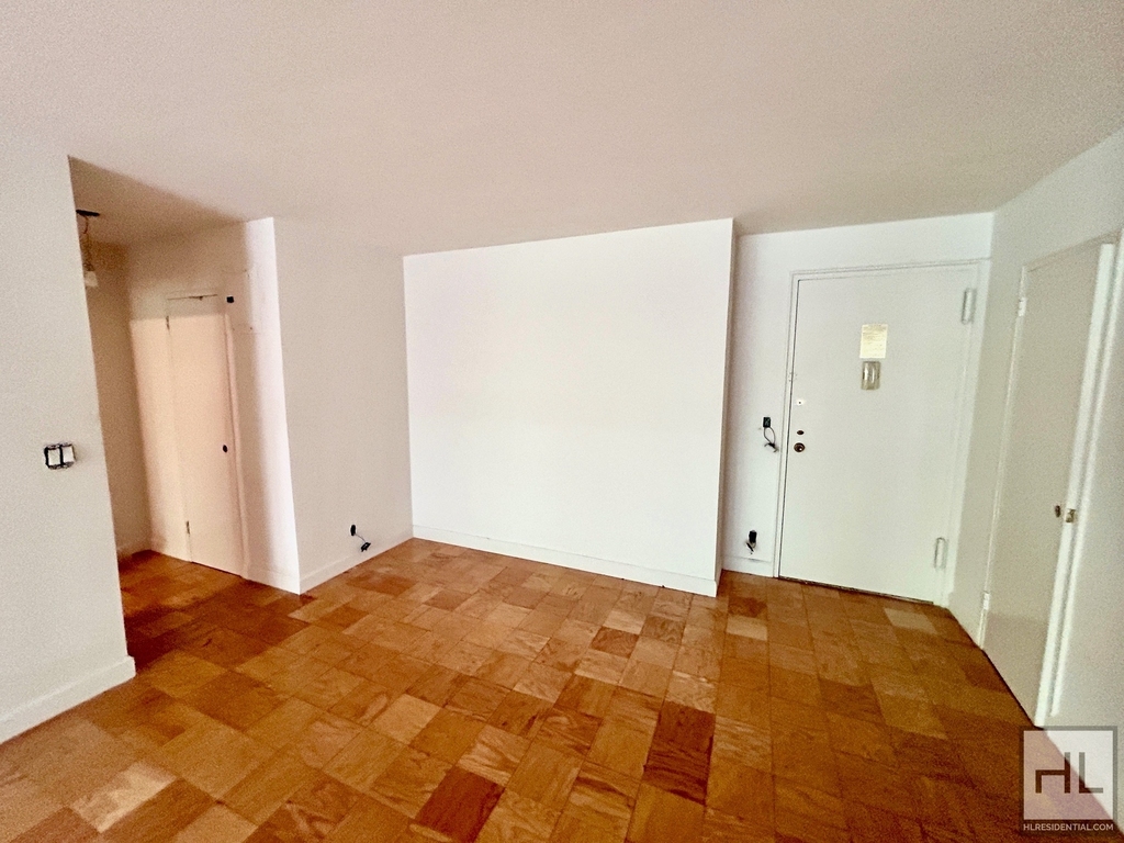 West 246th Street - Photo 9