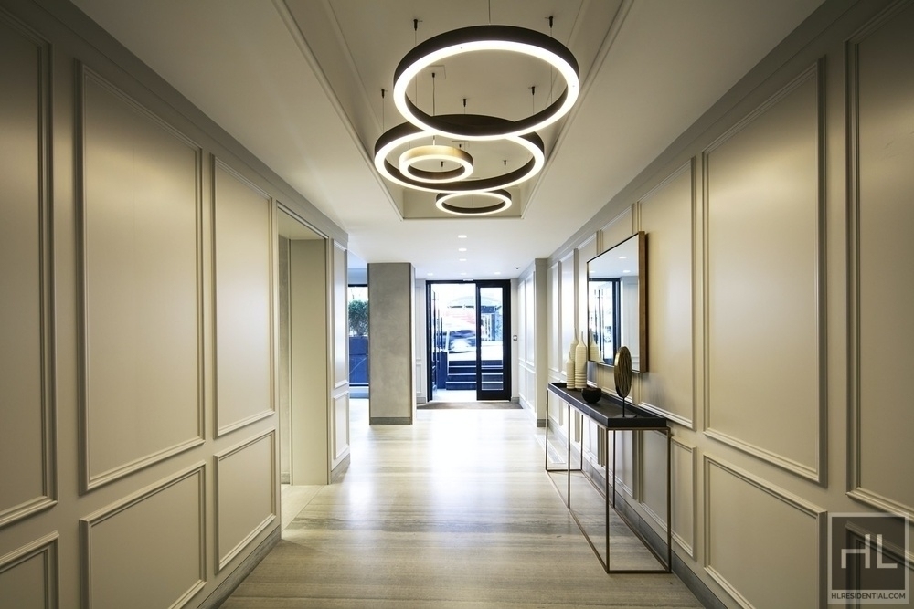 East 51st Street - Photo 8