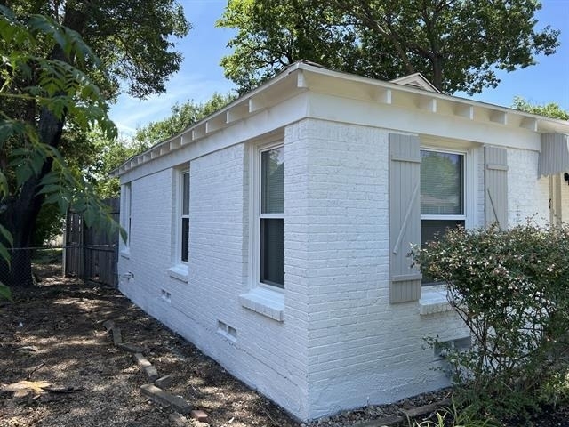 6318 Belgrade Avenue - Photo 2