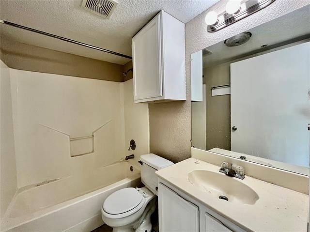 701 W Sycamore Street - Photo 5