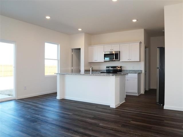 831 Lexington Lane - Photo 1