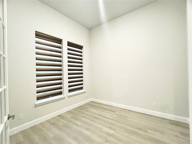 2124 Esher Drive - Photo 4