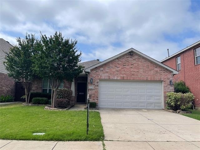 5733 Pebble Ridge Drive - Photo 0