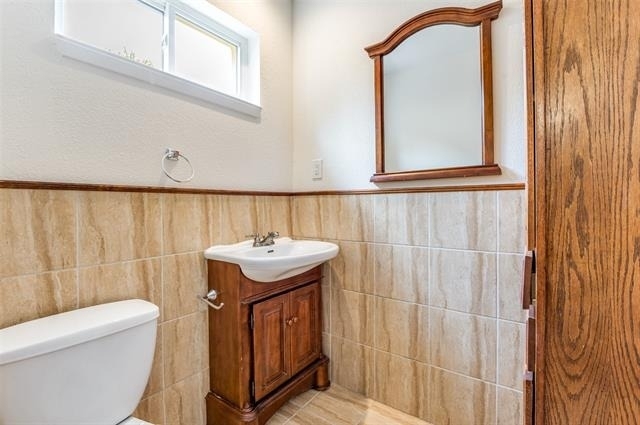 8635 Ashcroft Avenue - Photo 9