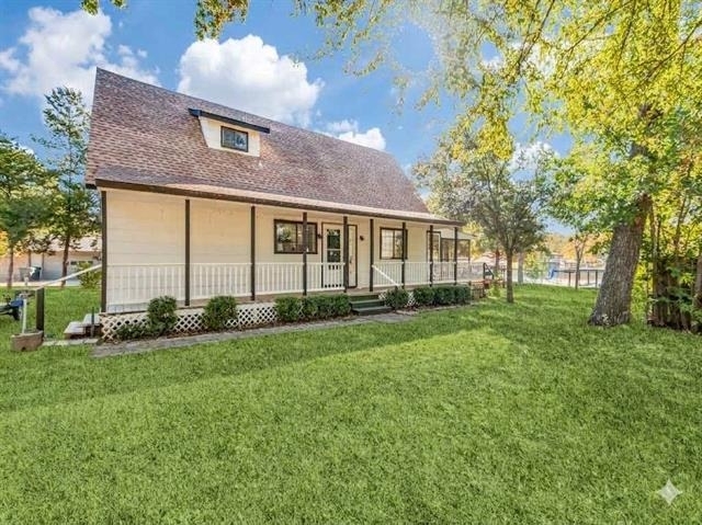 504 Kiowa Drive E - Photo 2