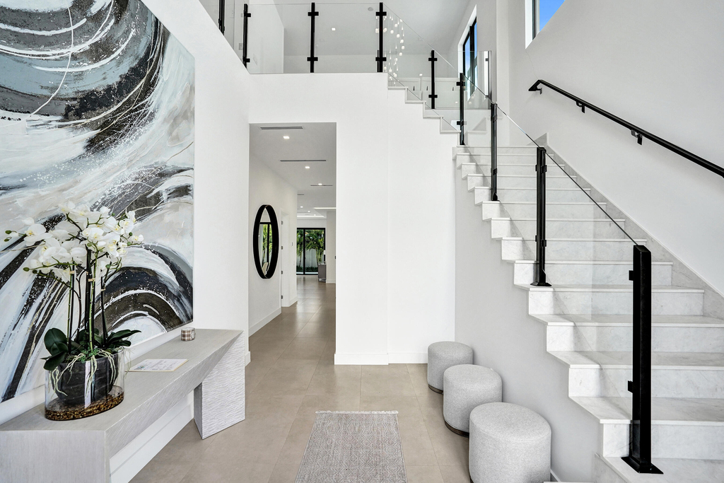 235 Ne 11th Street - Photo 2