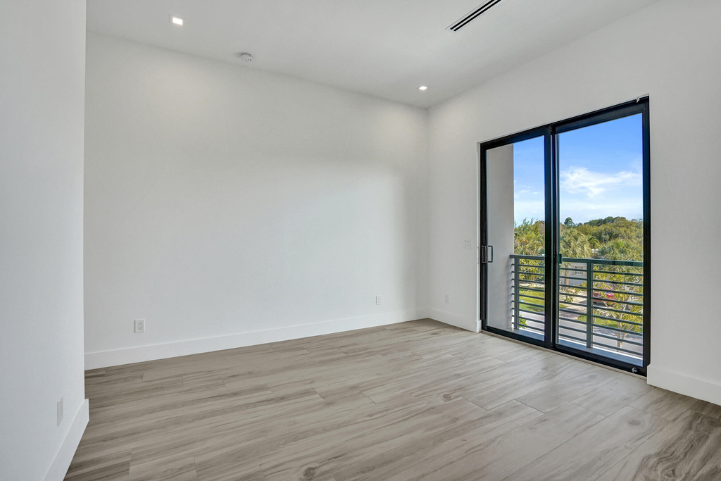 235 Ne 11th Street - Photo 37