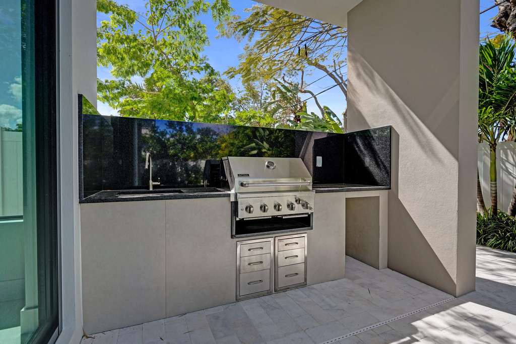 235 Ne 11th Street - Photo 27
