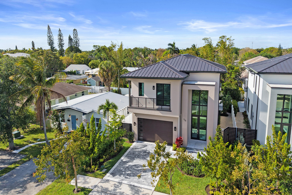 235 Ne 11th Street - Photo 60