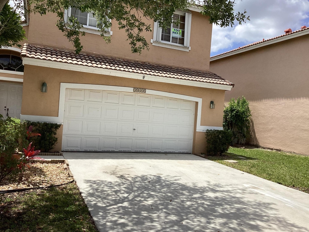 19440 Sw 2nd Street - Photo 1