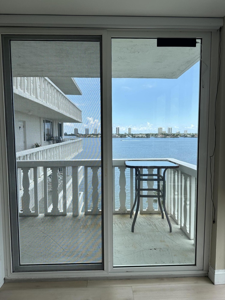 301 Lake Shore Drive - Photo 5