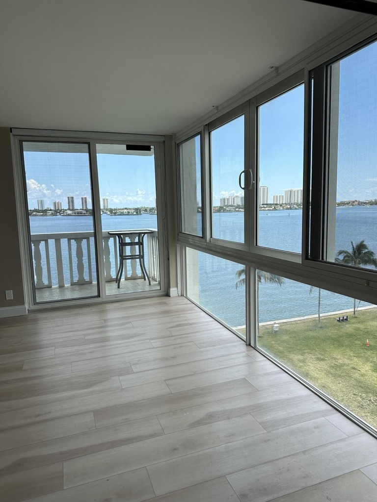 301 Lake Shore Drive - Photo 3