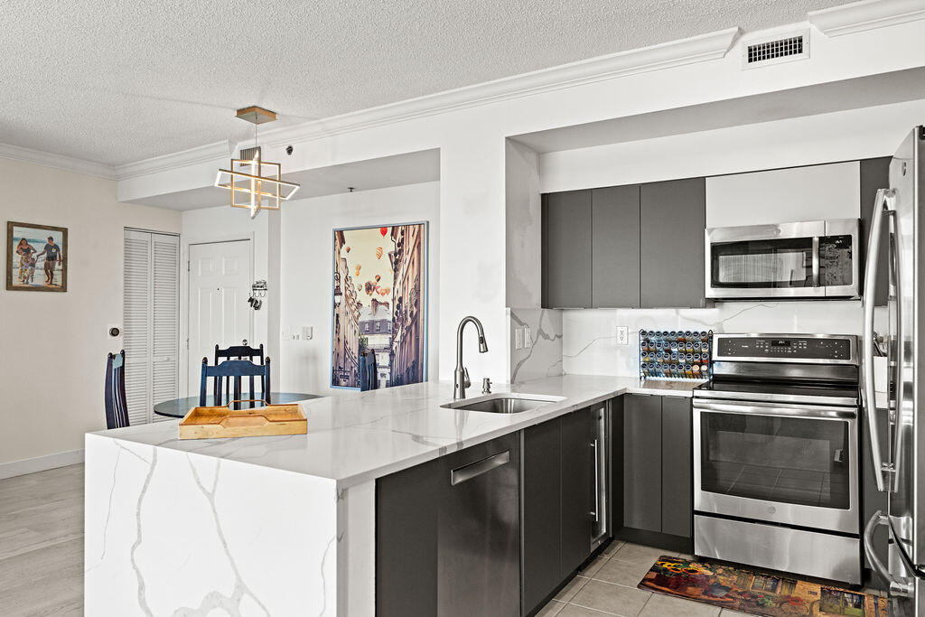616 Clearwater Park Road - Photo 2