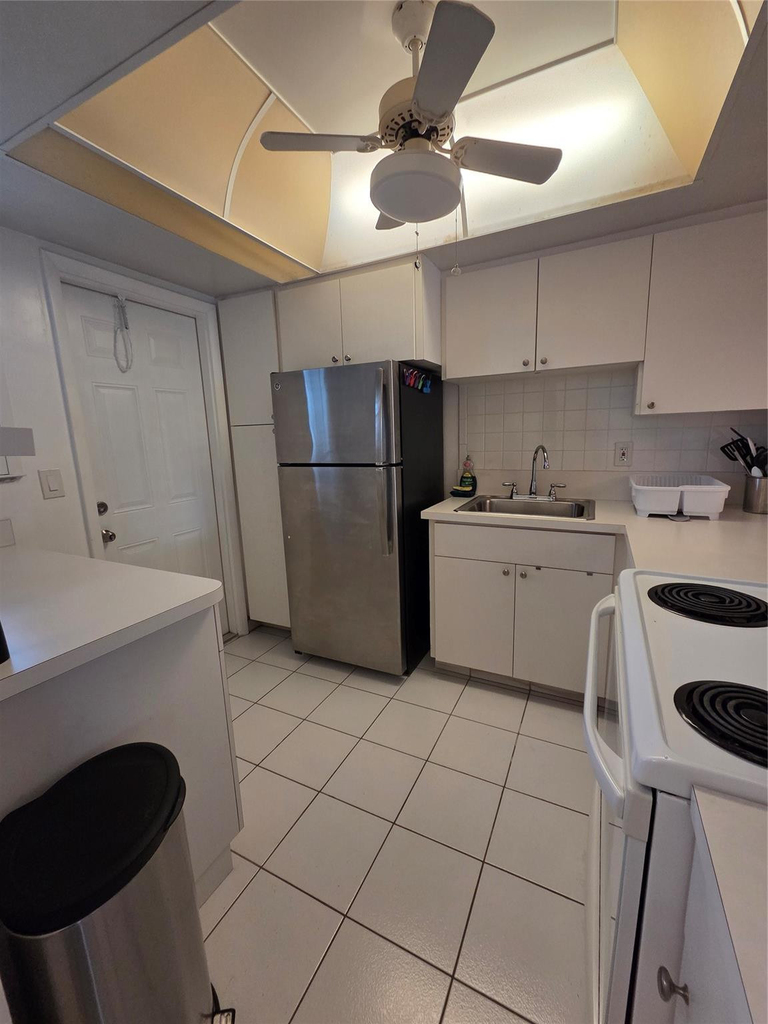 1333 E Hallandale Beach Boulevard - Photo 17