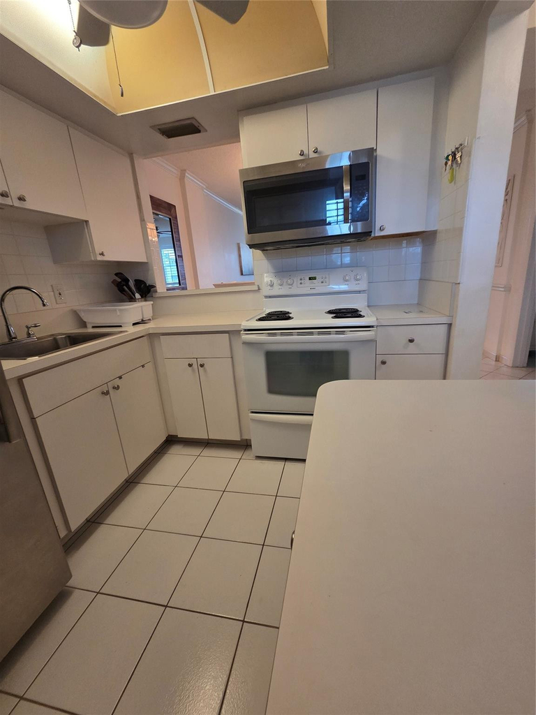 1333 E Hallandale Beach Boulevard - Photo 15
