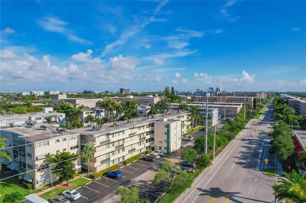 1333 E Hallandale Beach Boulevard - Photo 24