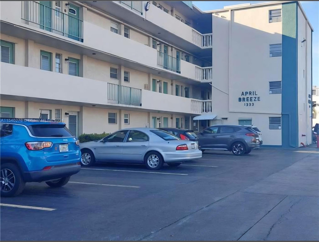 1333 E Hallandale Beach Boulevard - Photo 22