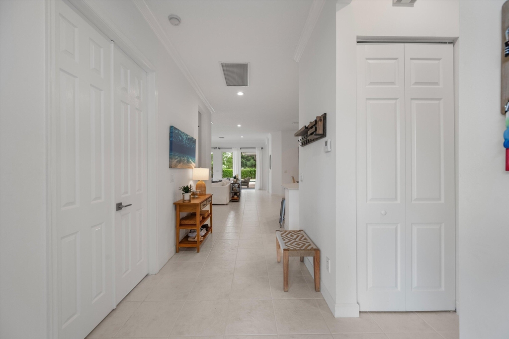 2920 Twin Oaks Way - Photo 3
