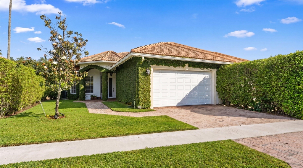 2920 Twin Oaks Way - Photo 1