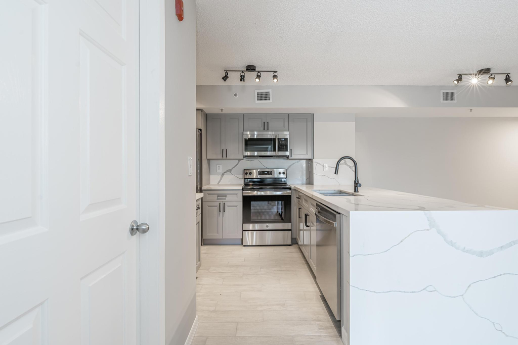 2600 S University Drive - Photo 6