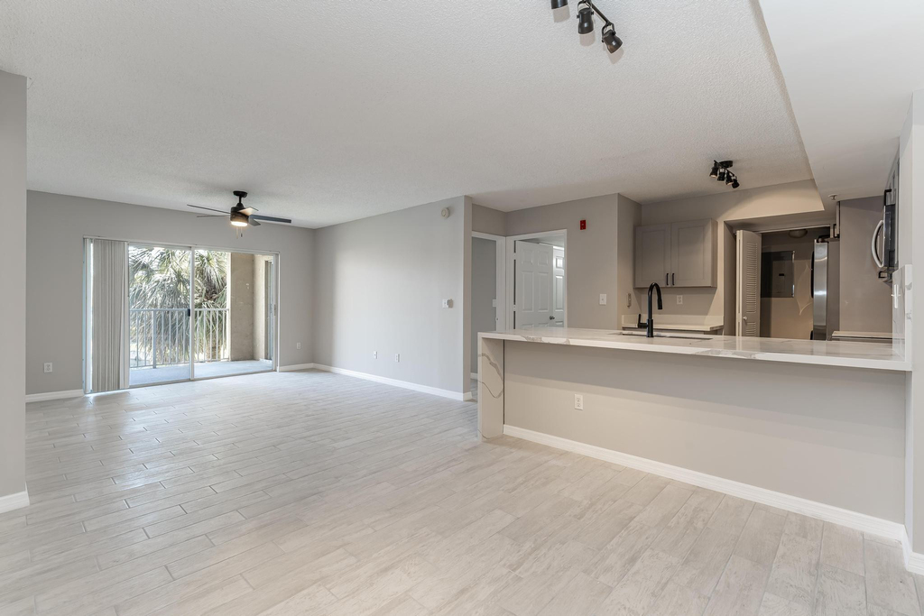 2600 S University Drive - Photo 4