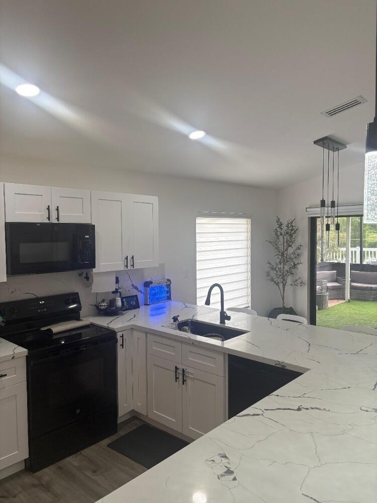 8520 Tourmaline Boulevard - Photo 2