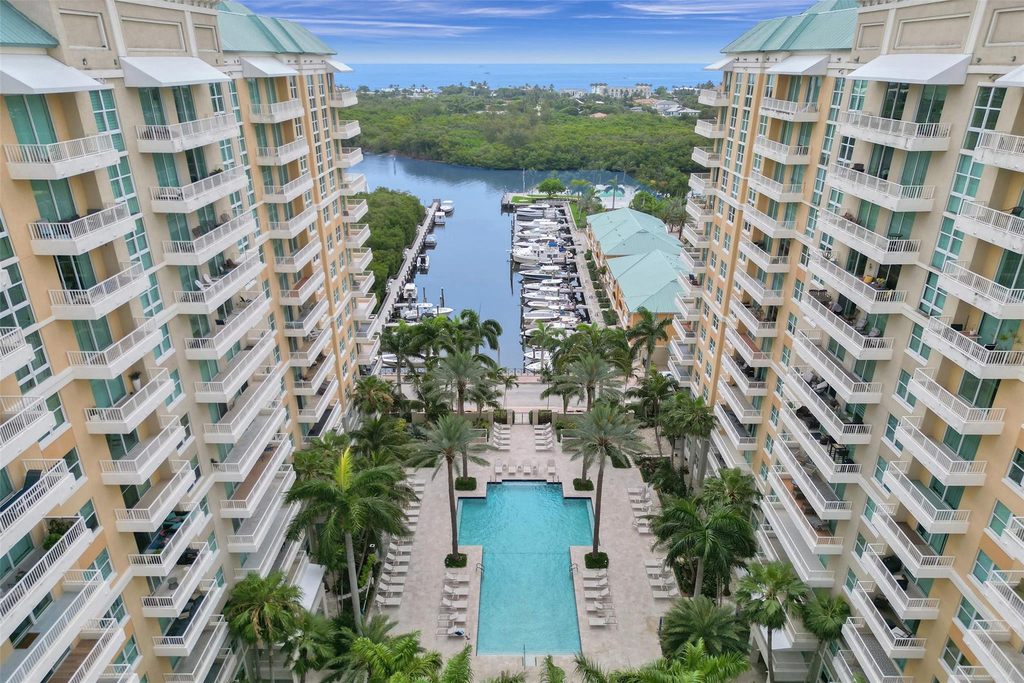 700 E Boynton Beach Boulevard - Photo 0