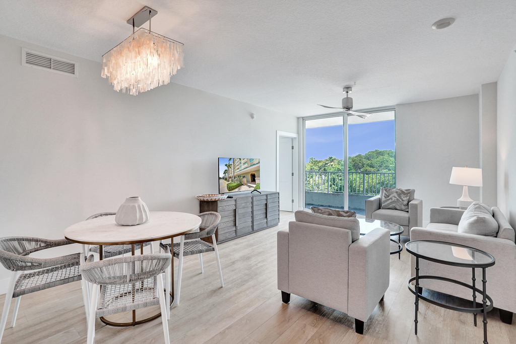 700 E Boynton Beach Boulevard - Photo 3