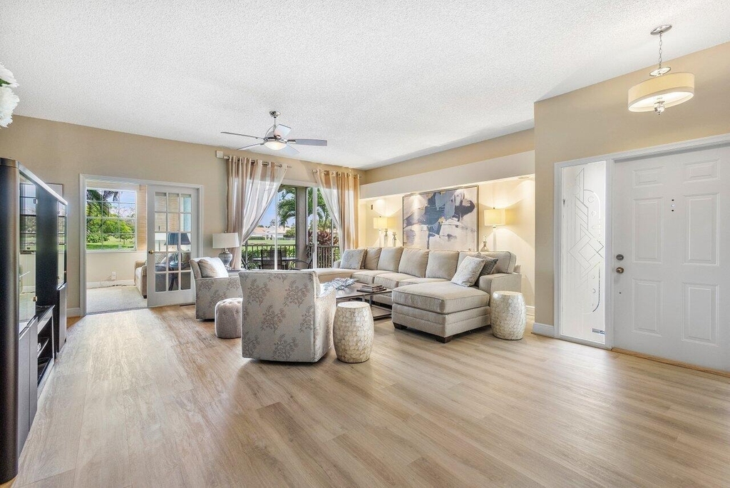 5070 Lake Catalina Drive - Photo 3